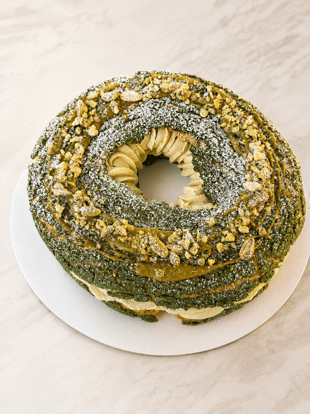 Velký pistáciový Paris-Brest